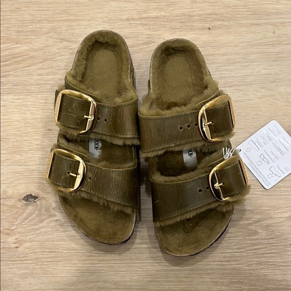 BIRKENSTOCK Arizona Big Buckle Genuine Shearling Lined Sandal - Picture 1 of 6